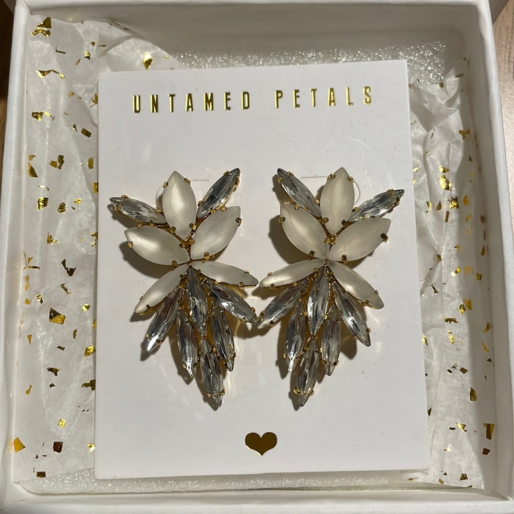 ‘Glimmer’ Untamed Petals droop earrings. Like new!
